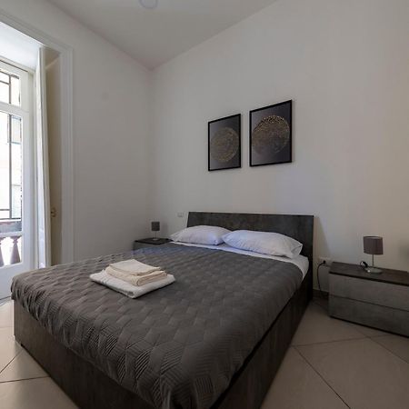 Casa Vacanze Nemesi Tyche Salerno Kültér fotó